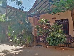 Surf & Relax Inn Arugambay