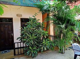 Surf & Relax Inn Arugambay