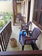 Surf & Relax Inn Arugambay