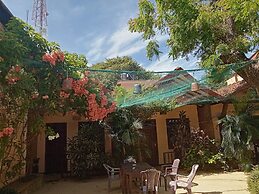 Surf & Relax Inn Arugambay