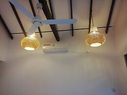 Surf & Relax Inn Arugambay