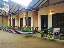 Surf & Relax Inn Arugambay