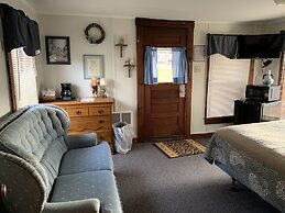 Carroll Motel & Cottages