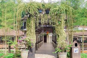 Kamayan sa Palaisdaan Hotel and Resort