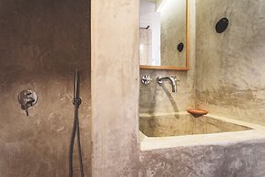 Azenhas do Mar West Coast Design & Surf