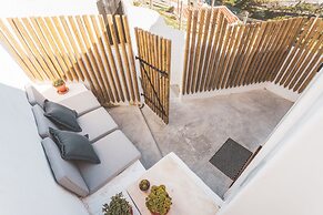 Azenhas do Mar West Coast Design & Surf