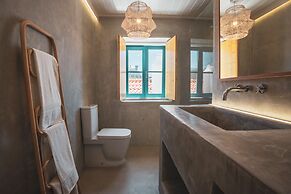 Azenhas do Mar West Coast Design & Surf