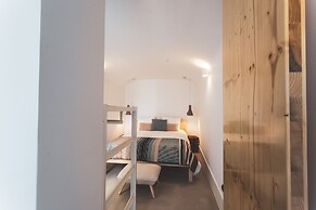 Azenhas do Mar West Coast Design & Surf