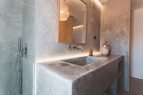 Azenhas do Mar West Coast Design & Surf