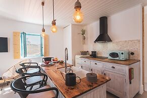 Azenhas do Mar West Coast Design & Surf