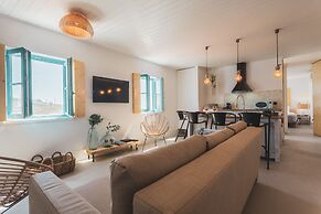 Azenhas do Mar West Coast Design & Surf