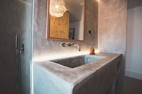 Azenhas do Mar West Coast Design & Surf