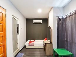 OYO 89381 Moonnight Hotel