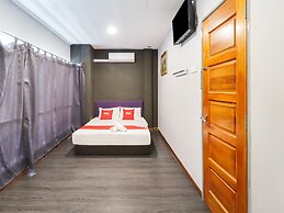 OYO 89381 Moonnight Hotel