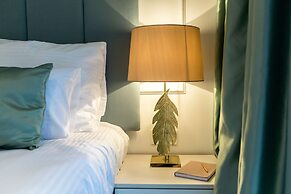 MM House - Adults Only