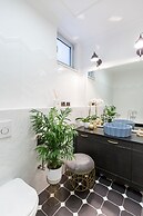 MM House - Adults Only
