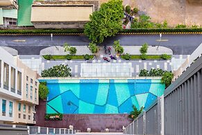 Ami Splendid Rooftop Garden