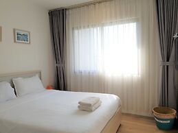 Ami Splendid Rooftop Garden