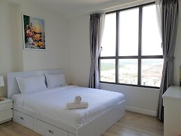 Ami Splendid Luxury Royal