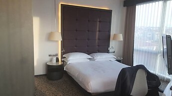 Ami Splendid Luxury Royal