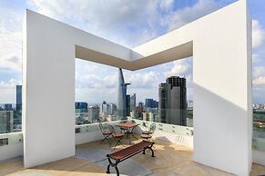 Ami Splendid Luxury Royal