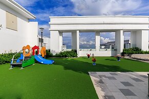 Ami Splendid Luxury Royal