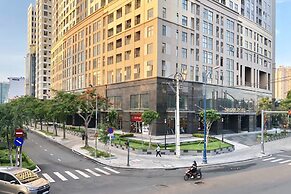 Ami Splendid Luxury Royal