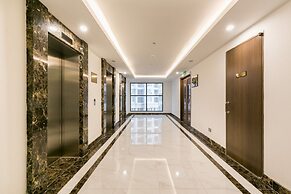 Ami Splendid Luxury Royal