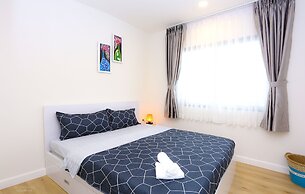 Ami Splendid Luxury Royal