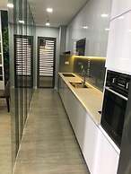 Ami Splendid Luxury Royal