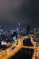 Ami Splendid Infinity Pool