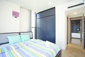 Ami Splendid Infinity Pool