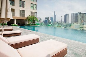 Ami Splendid Infinity Pool