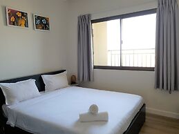 Ami Splendid Infinity Pool