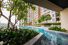 Ami Splendid Infinity Pool