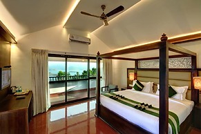 Contour Island Resort & Spa