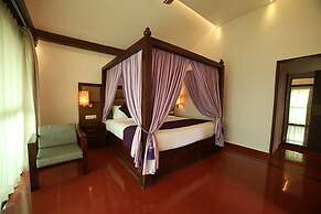 Contour Island Resort & Spa