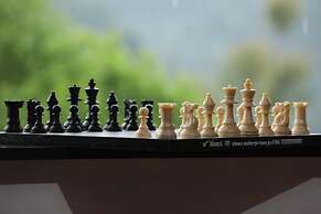 Contour Island Resort & Spa