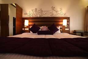 Contour Island Resort & Spa