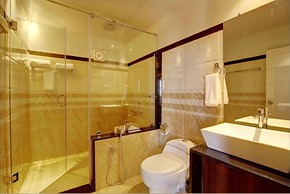 Contour Island Resort & Spa