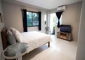 RoomQuest Bangkok Ratchada