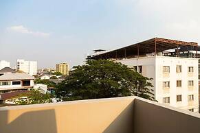 RoomQuest Bangkok Ratchada