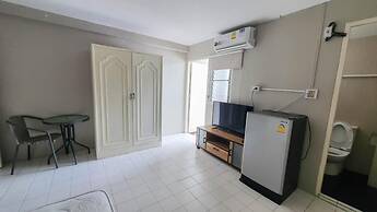 RoomQuest Bangkok Ratchada