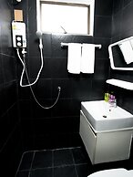 RoomQuest Bangkok Ratchada