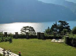 Villa Oliveto with Pool and Lake view