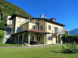 Villa Oliveto with Pool and Lake view