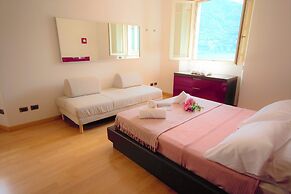 Villa Oliveto with Pool and Lake view