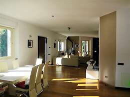 Villa Oliveto with Pool and Lake view