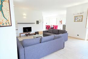 Villa Oliveto with Pool and Lake view