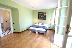 Botanic Garden Villa